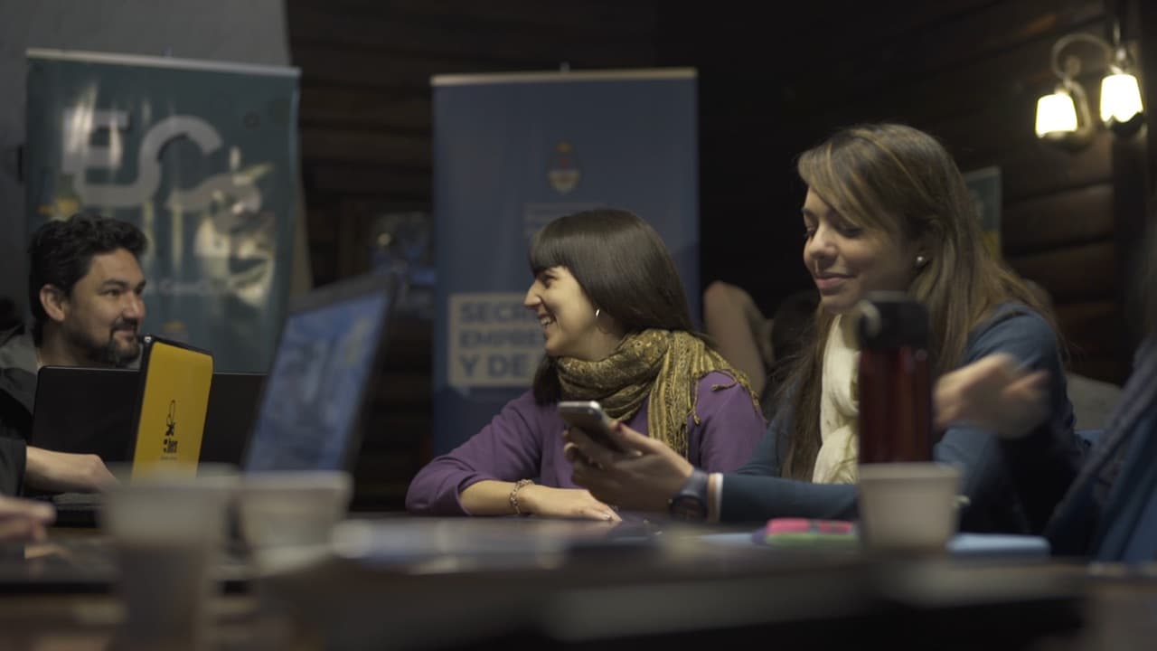 Postulantes transmitiendo sus necesidades técnicas durante el taller.